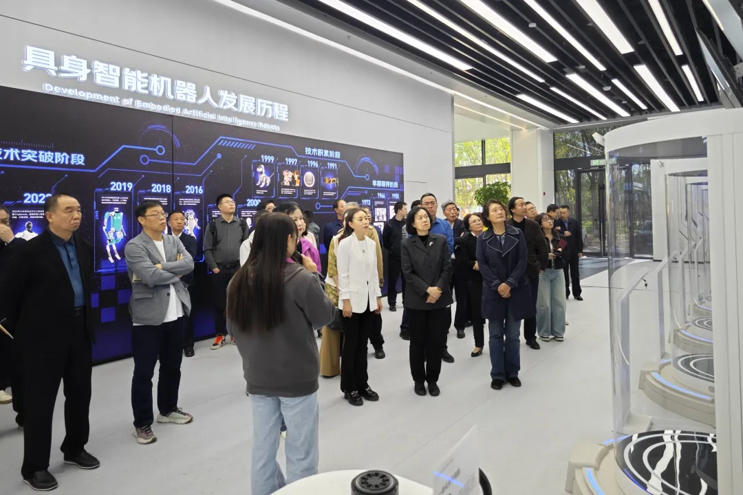 李志起参加北京市政协联合调研组赴经开区调研座谈活动
